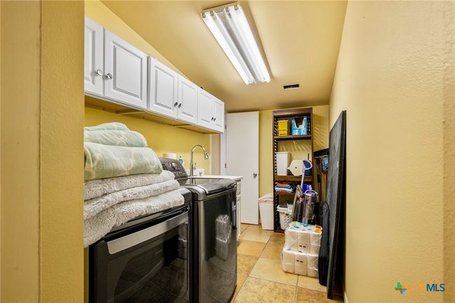 2133 W Maple St, House other with 4 bedrooms, 5 bathrooms and null parking in Port O Connor TX | Image 35