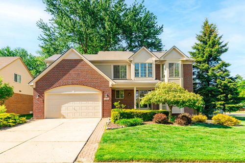 22006 Cherrywood Rd, Woodhaven, MI, 48183-1145 | Card Image