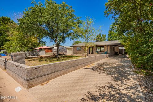 1052 E Clarendon Ave, Phoenix, AZ, 85014-5033 | Card Image