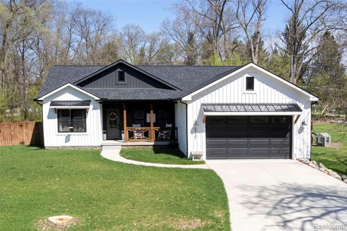 5730 Crescent Rd, Waterford, MI, 48327-2623 | Card Image