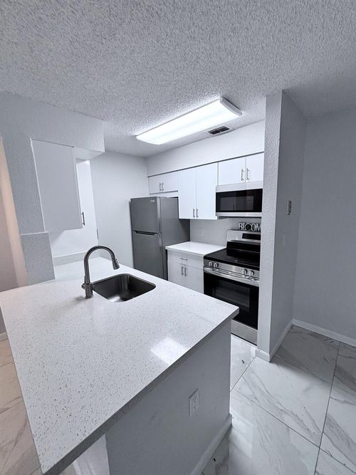 5106-2866 S University Dr, Davie, FL, 33328-1450 | Card Image