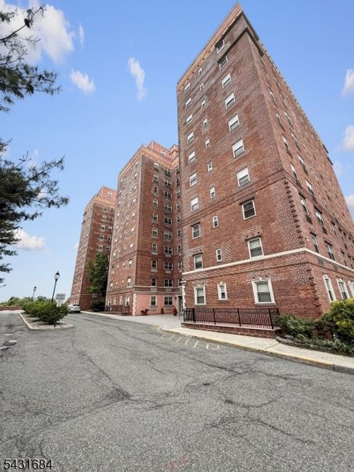 303-70 S Munn Ave, East Orange, NJ, 07018-4317 | Card Image