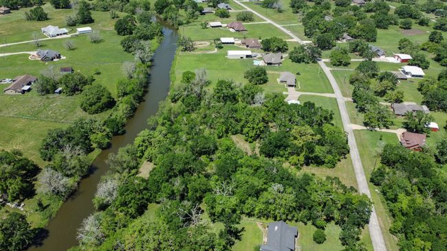 1126 Bronco Trl, Home with 0 bedrooms, 0 bathrooms and null parking in Angleton TX | Image 11