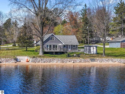 9464 Stone Ledge Lake Dr, Cadillac, MI, 49601-9757 | Card Image