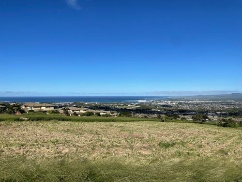 582 Kauna Lipo Dr, Wailuku, HI, 96793-3562 | Card Image