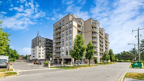 707-4200 Bathurst St, North York, ON, M3H6C7 | Card Image