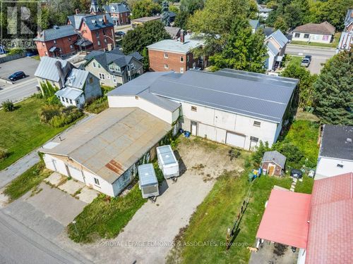 381 Supple St, Pembroke, ON, K8A3H7 | Card Image
