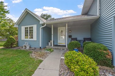 213 College Avenue, Home with 3 bedrooms, 1 bathrooms and null parking in Colfax IA | Image 3