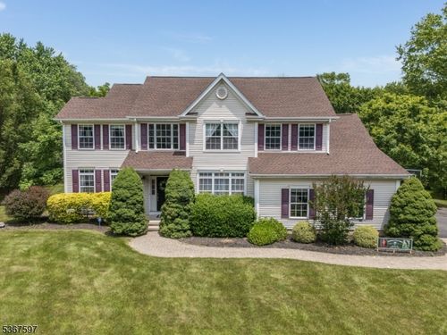 17 Beaver Creek Dr, Flemington, NJ, 08822-4025 | Card Image