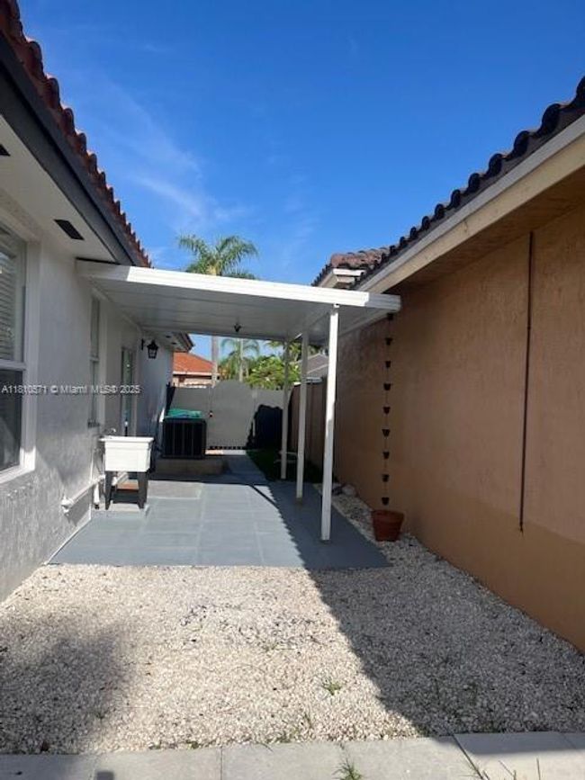0 - 6983 Sw 161 St Pl, House other with 3 bedrooms, 3 bathrooms and null parking in Miami FL | Image 24