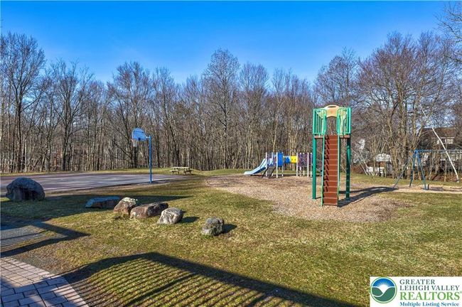 6302 Ventnor Dr, House other with 4 bedrooms, 2 bathrooms and null parking in Coolbaugh Twp PA | Image 38