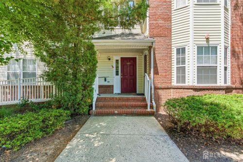 141 Forest Dr, Piscataway, NJ, 08854-2273 | Card Image