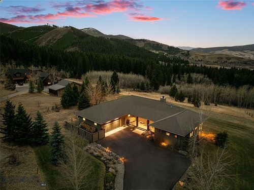 303 S Big Elk Meadow Rd, Gallatin Gateway, MT, 59730-9637 | Card Image