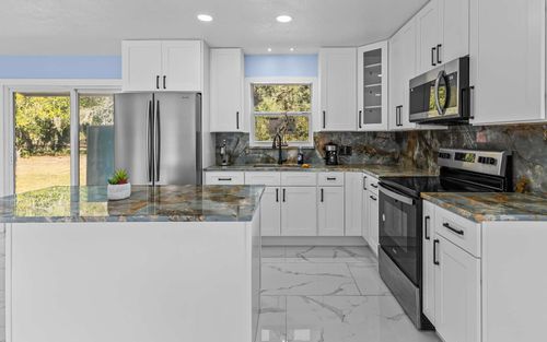 147 Se Olustee Ave, Lake City, FL, 32025-6396 | Card Image