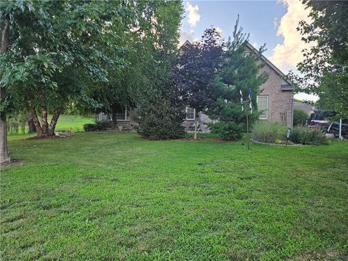 15733 Pine Cir, Basehor, KS, 66007-3408 | Card Image