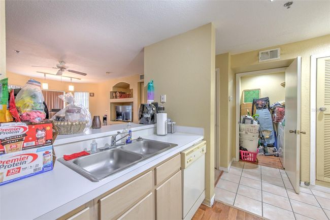 UNIT-207 - 13210 Arbor Isle Dr, Condo with 1 bedrooms, 1 bathrooms and null parking in TEMPLE TERRACE FL | Image 7