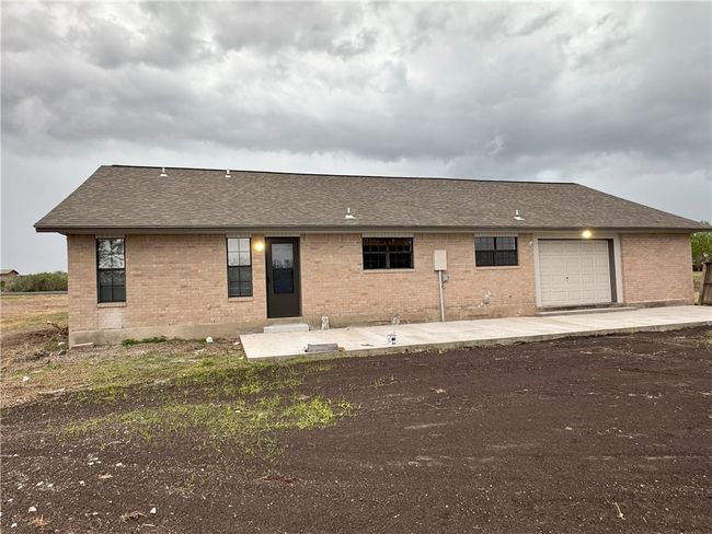 136 Lakeview Trce, House attached with 2 bedrooms, 2 bathrooms and 4 parking in Three Rivers TX | Image 13