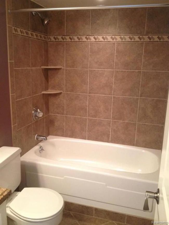 1401 555 S Old Woodward, Sold in Birmingham Zoocasa