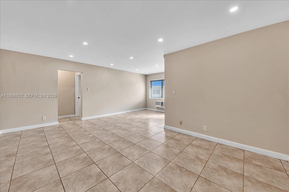 Residential Lease in Hollywood