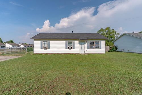 329 Robin St, Bono, AR, 72416-9695 | Card Image