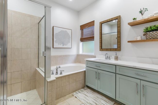 Primary Bathroom | Image 30