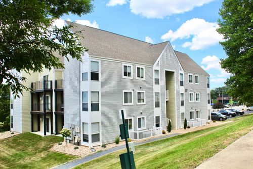 d-1360 Hunters Rd, Harrisonburg, VA, 22801-5231 | Card Image