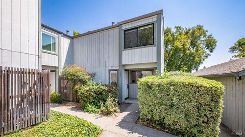 307 Occidental Circle, Santa Rosa, CA, 95401 | Card Image