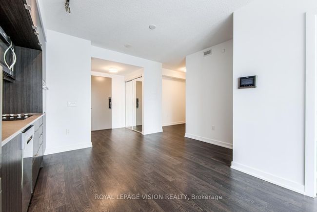 2104 - 10 York St, Condo with 2 bedrooms, 1 bathrooms and null parking in Toronto ON | Image 14