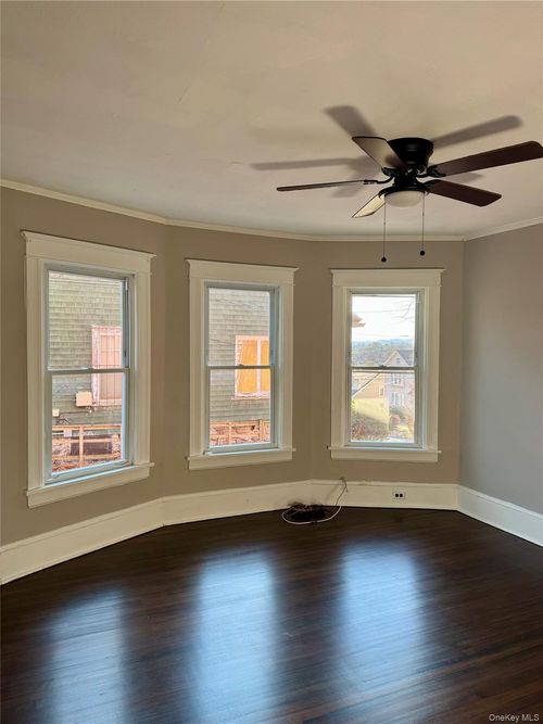 39 Innis Ave, Poughkeepsie, NY, 12601-3716 | Card Image