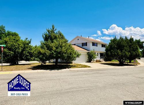 608 W Brodie St, Lander, WY, 82520-3228 | Card Image