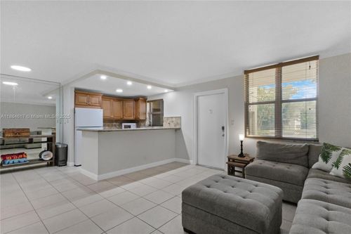 apt-104-2400 Ne 10th St, Pompano Beach, FL, 33062-4144 | Card Image