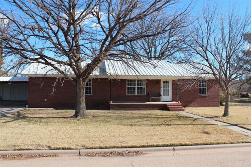 520 N 5th Ave, Munday, TX, 76371-1880 | Card Image