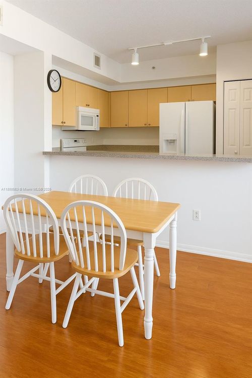 apt-105-8040 N Nob Hill Rd, Tamarac, FL, 33321-7410 | Card Image