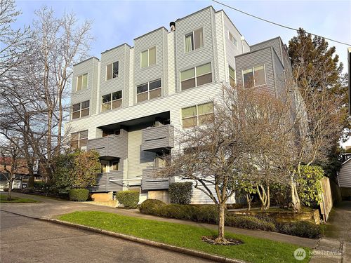 apt-206-7600 Greenwood Ave N, Seattle, WA, 98103-4660 | Card Image