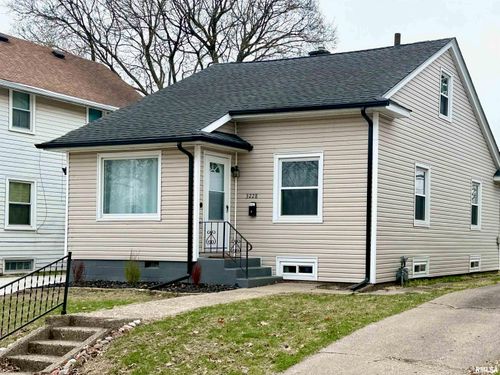 3228 16th Ave, Rock Island, IL, 61201-2935 | Card Image