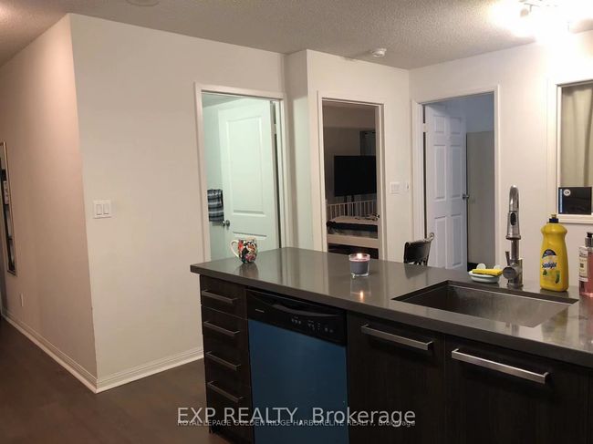 605 - 11 St Joseph St, Condo with 2 bedrooms, 1 bathrooms and null parking in Toronto ON | Image 5