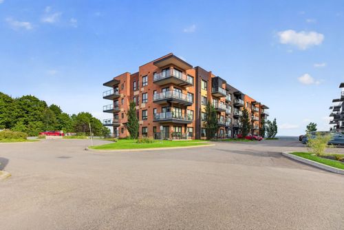 103 - 300 Ch Des Mas, Condo with 2 bedrooms, 1 bathrooms and null parking in Boischatel QC | Card Image