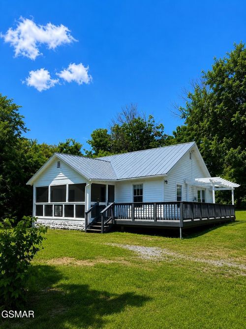 1825 Newman Town Rd, Sevierville, TN, 37862-6196 | Card Image