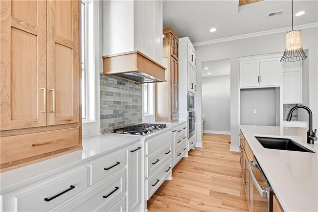 22023 W 94 Th St, House other with 4 bedrooms, 3 bathrooms and null parking in Lenexa KS | Image 12