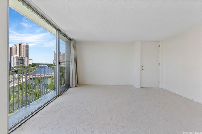 803 - 620 Mccully Street, Home with 2 bedrooms, 1 bathrooms and 1 parking in Honolulu HI | Image 5