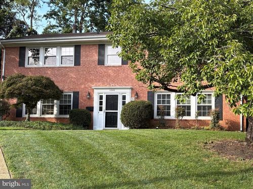 1040 Warbler Pl, MCLEAN, VA, 22101-2019 | Card Image