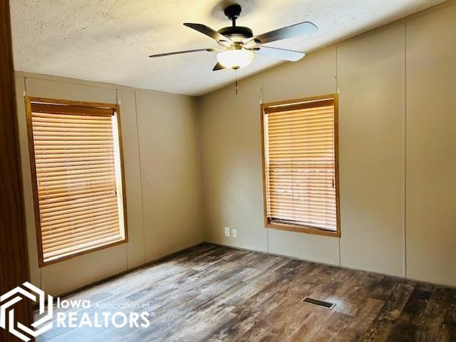 212 Cottage Ln, House other with 3 bedrooms, 2 bathrooms and null parking in Montezuma IA | Image 10