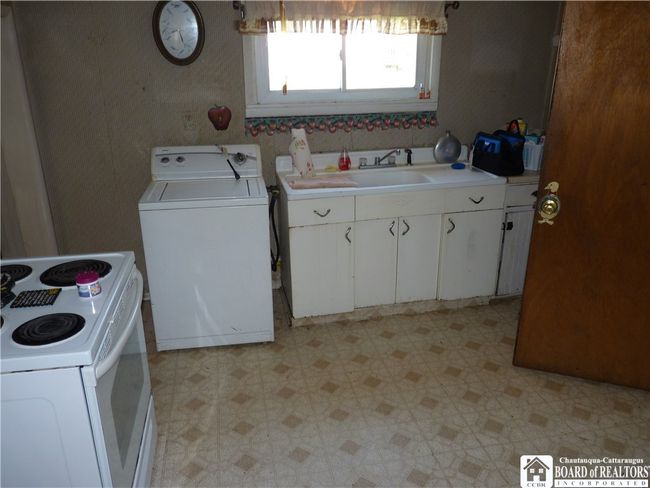 Kitchen | Image 8