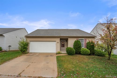 8586 Cass River Dr, Fowlerville, MI, 48836-9060 | Card Image