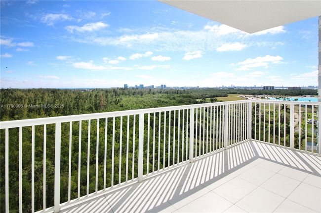 APT-1103 - 14951 Royal Oaks Ln, Condo with 3 bedrooms, 2 bathrooms and null parking in North Miami FL | Image 15