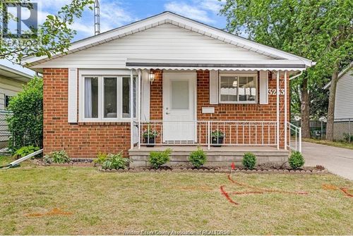 3233 Aurora Dr, Windsor, ON, N8R1Y9 | Card Image