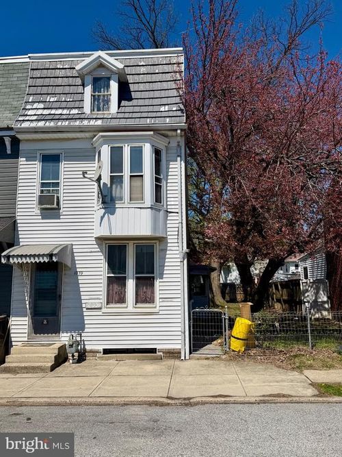 1039 E Poplar St, YORK, PA, 17403-1824 | Card Image