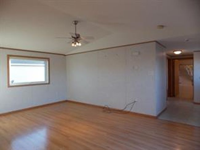 77 - 5210 65 Ave, Home with 3 bedrooms, 2 bathrooms and 3 parking in Olds AB | Image 6