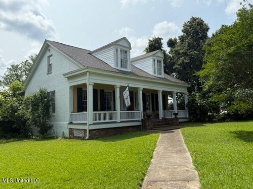657 S Canal St, Natchez, MS, 39120-3485 | Card Image