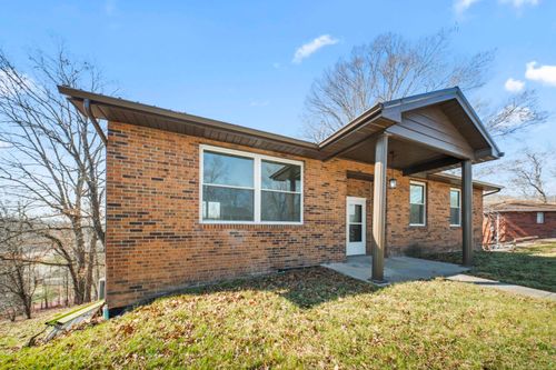 2521 W Woods Ct, Ashland, KY, 41102-9683 | Card Image